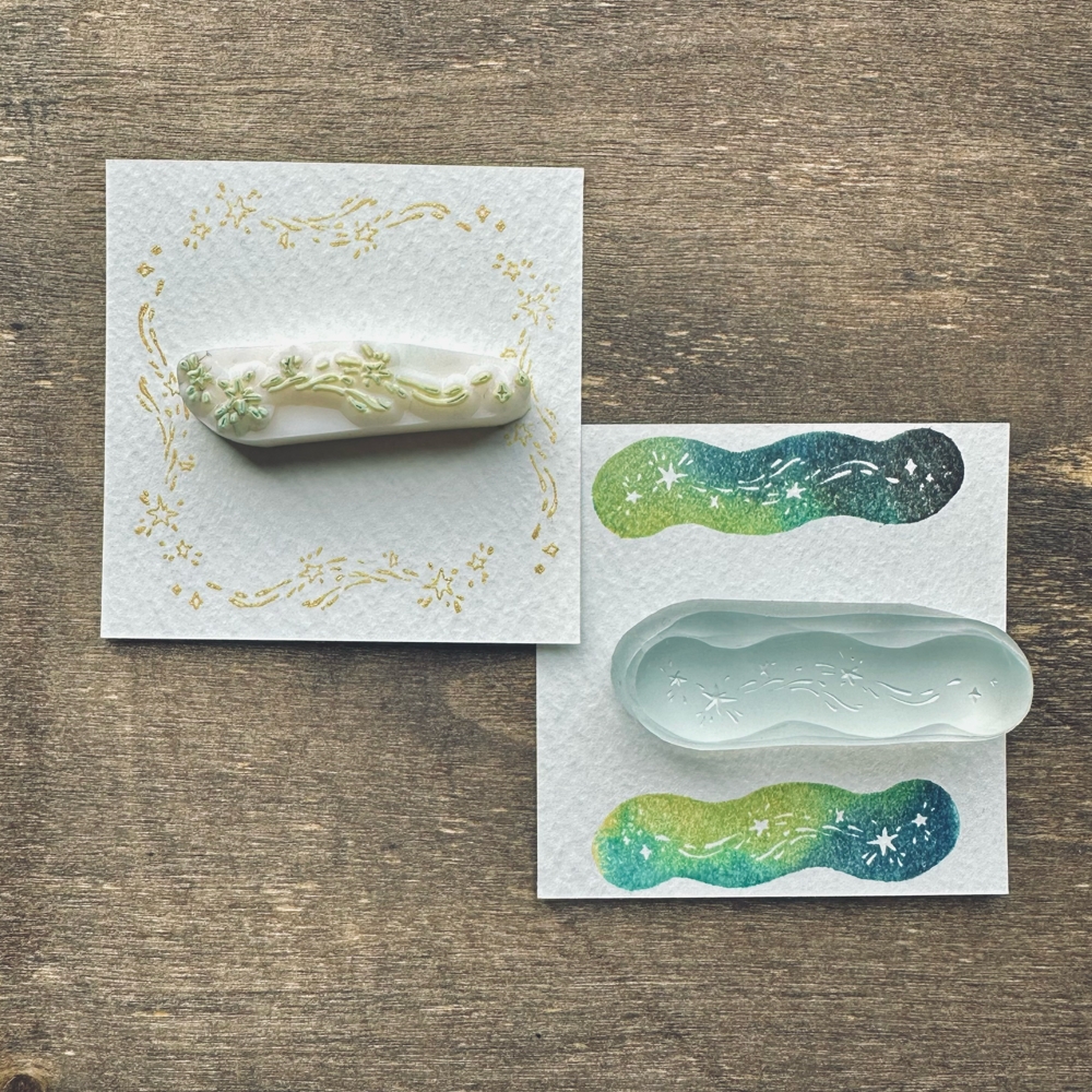 「流れ星の消しゴムはんこセット」繊細で柔らかくふんわりとしたイメージの流れ星。線画のはんこと面捺しクリアはんこの2つセットです。