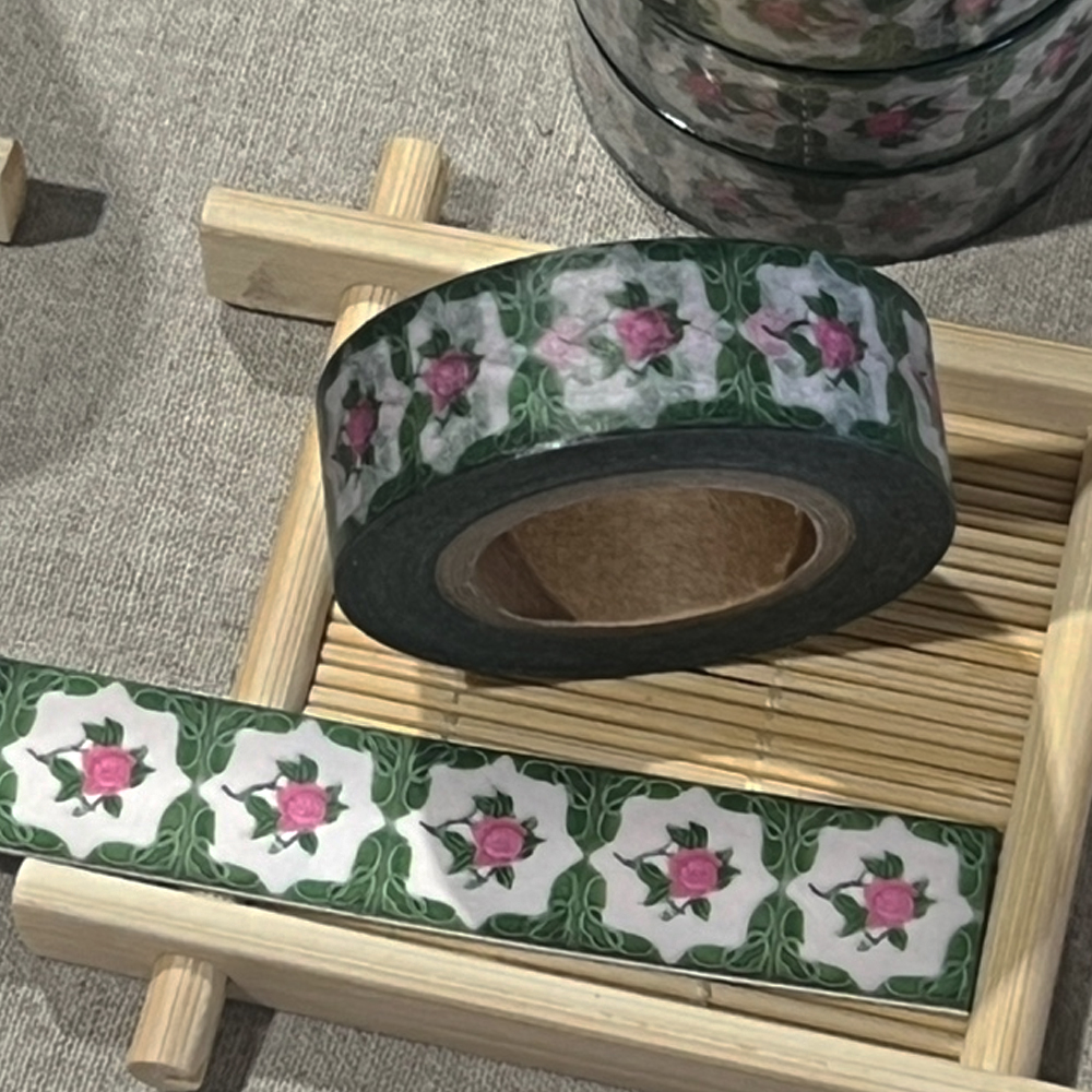 「rose square」花のタイルがあると気分がよくなります。