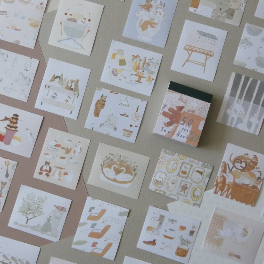 「50シールブック」豆本のような中身は全て絵柄の異なるシールです。50ページにわたりイラストの作品集のようです。