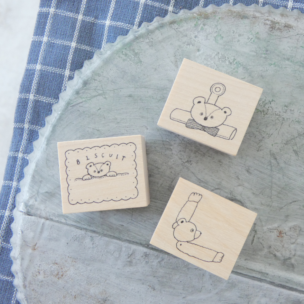 「天然木のスタンプ長方形」手帳に使いやすそうなクマの新作も登場です。