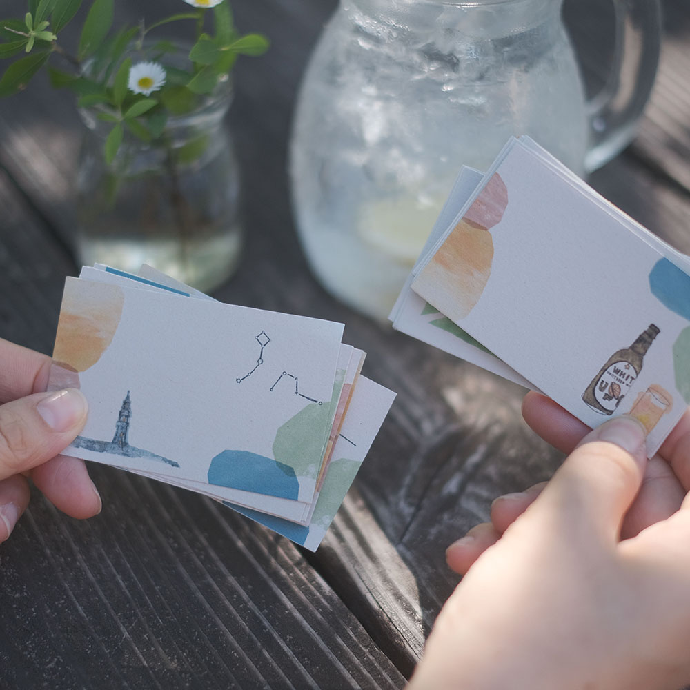 「メモ紙」40種の絵柄が各1枚入っているメモ紙です。お酒が好きなあの人にはビールのメモにしようかな。