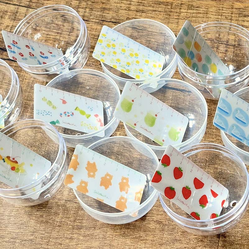 「ミニチュア定規ガチャ Vol.02」手帳にぴったり、5cmの定規を全10柄ご用意！　2025年新発売のvol.02は喫茶や動物モチーフも仲間入りして、にぎやかになりました。