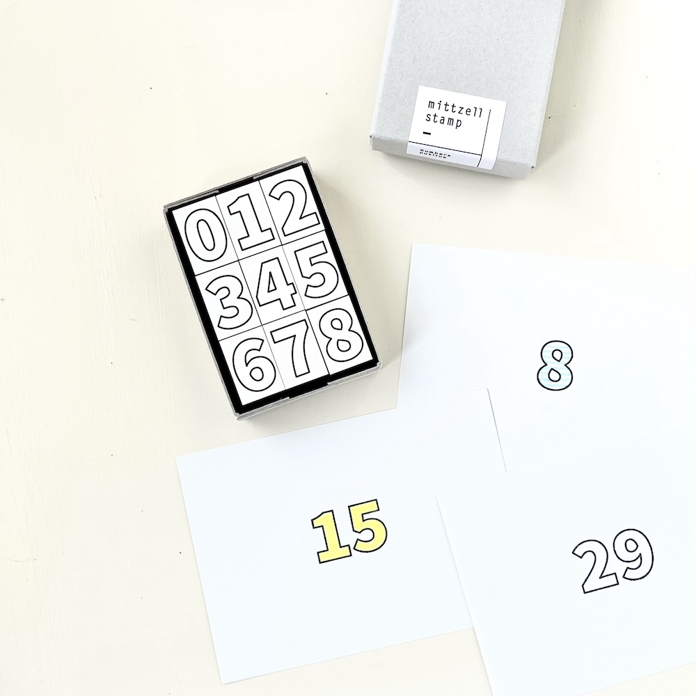数字はんこセット「  Numbers outline 」６と９は共通です。