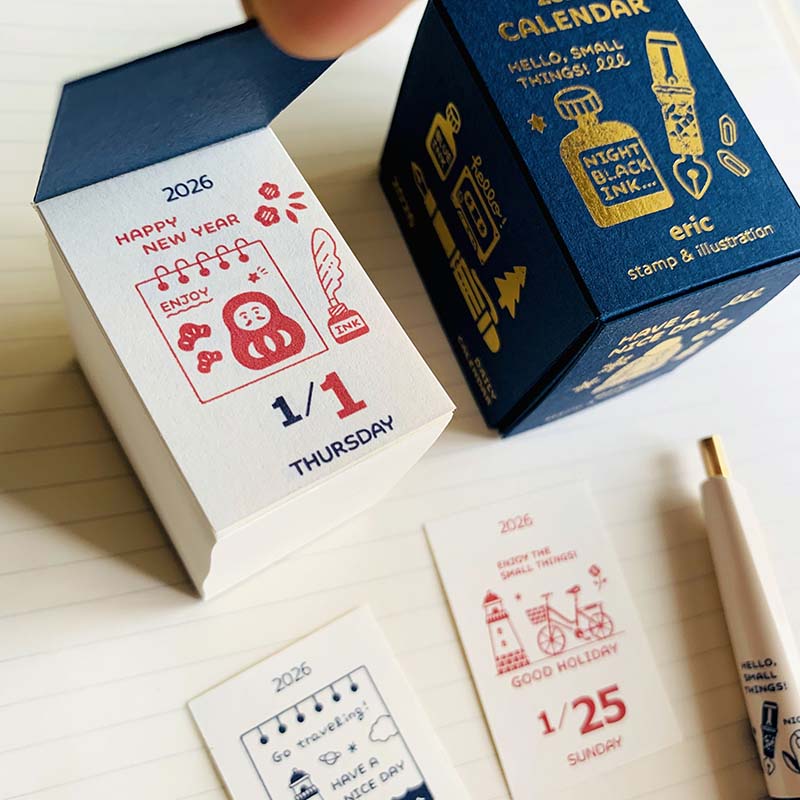 「2026年版eric ミニミニ日めくり」とっても小さなひめくりカレンダーが新しく登場します。4.5×3cmのミニミニサイズで、小さなノートや手帳のデコレーション用としても楽しめます。