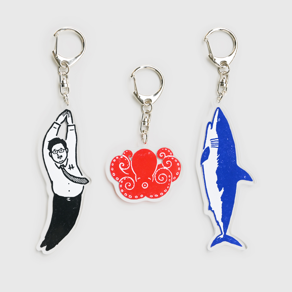 「ACRYLIC KEYCHAIN」アクリルキーホルダーです。