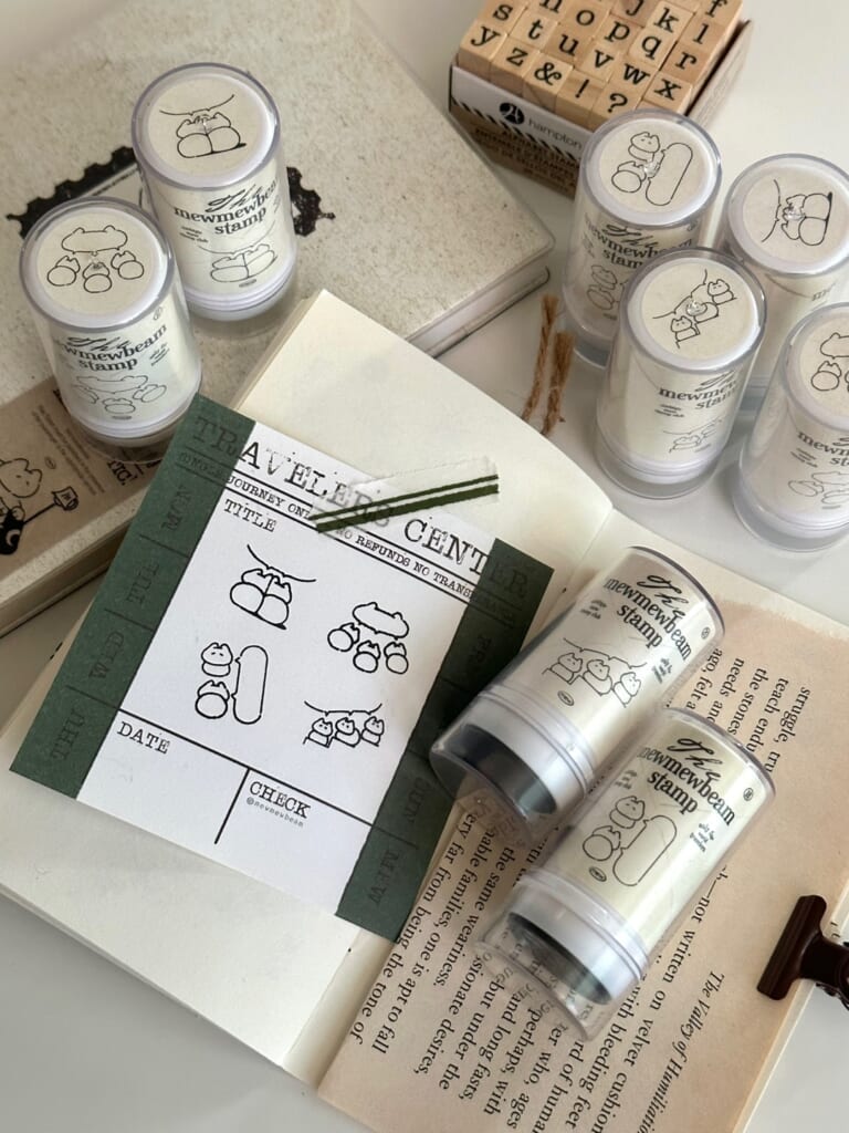 「Inked-in stamp」スタンプにインクが入っているので、どこにでも簡単に持ち運べます。好きな形に吹き出しが描けます。
