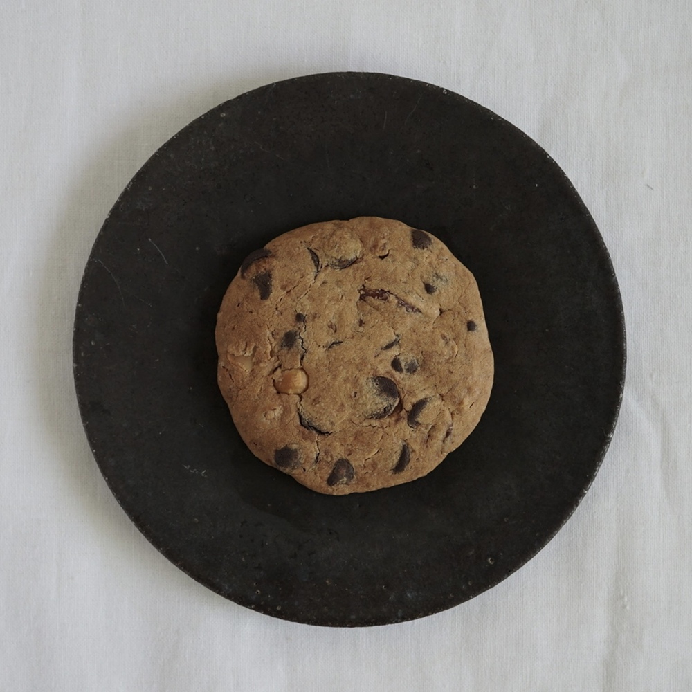 「3種のナッツとダークチョコのクッキー」。ハイカカオチョコとナッツたっぷりのザクザク食感のクッキー。