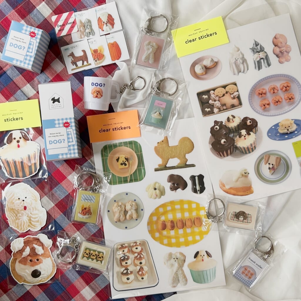 Maison terrierさんのダイカットステッカーを手帳にぺたっと貼りませんか？