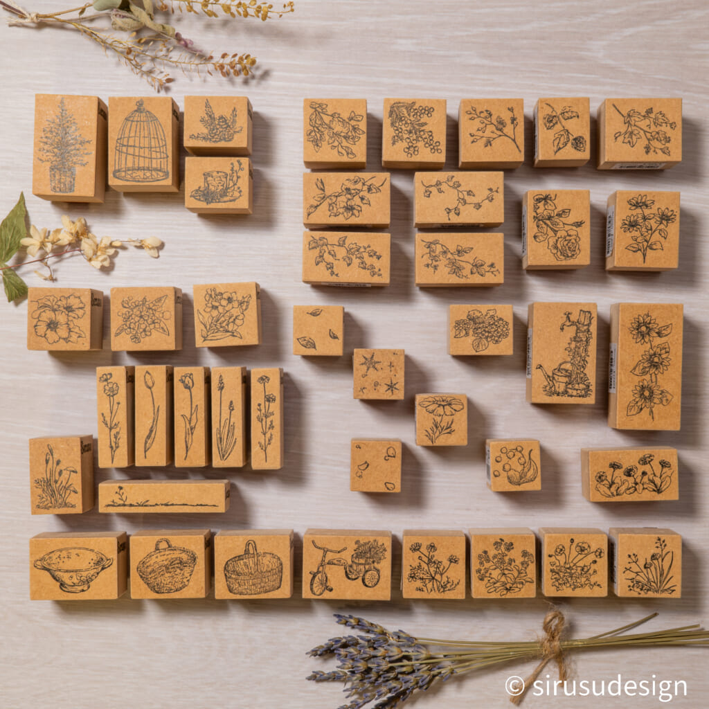 重ね押しを楽しんでいただけるボタニカルなはんこです。