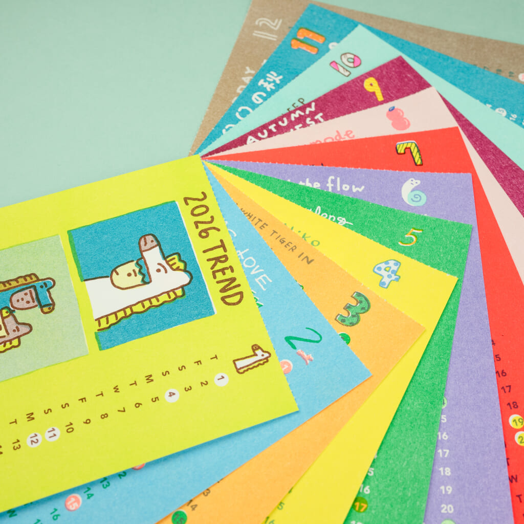 「2026 4コマカレンダー」毎月カラフルな気持ちにさせてくれるカレンダーです！