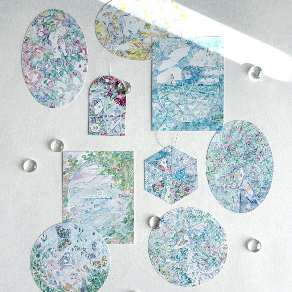 「新作いろいろ」キラキラオーナメント、丸カード、旅のカードです。