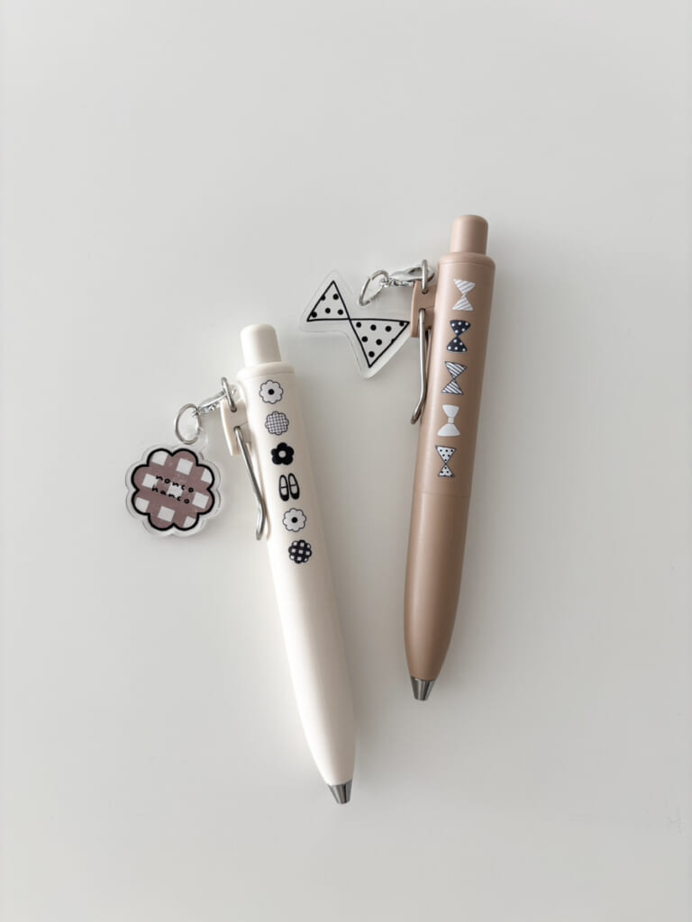 [先行販売]オリジナルユニボールワンPとアクリルチャーム（別売り）