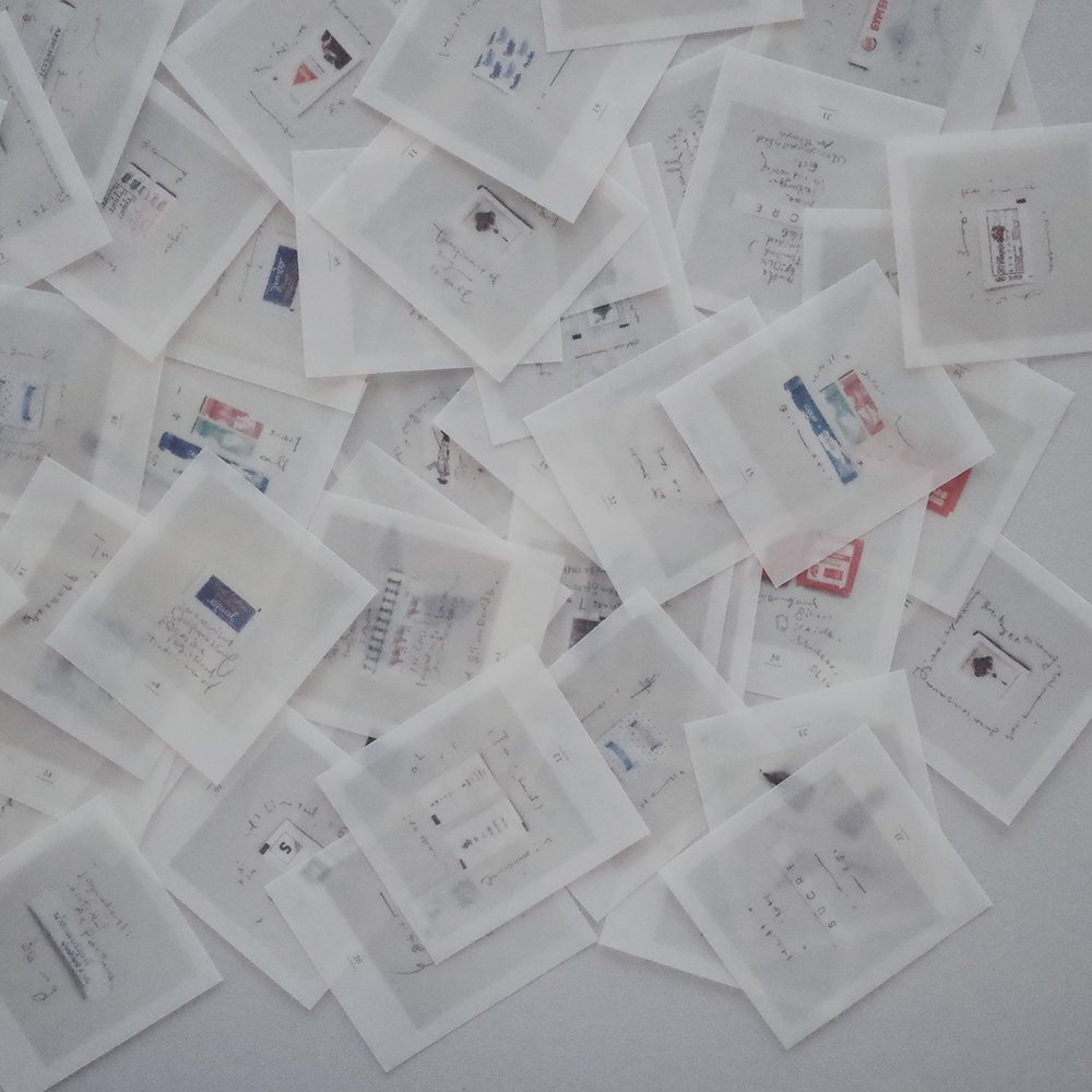 「蝋引きカード」印刷した写真に手描き文字を重ね、手作業で蝋引きしたカードです。透ける質感が面白いので、額装もおすすめです。