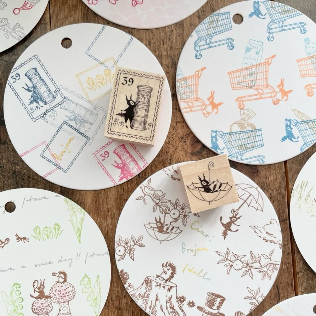 はんこ作家・もりりんごさんのリスのスタンプ。この季節にぴったりなモチーフが届きました。