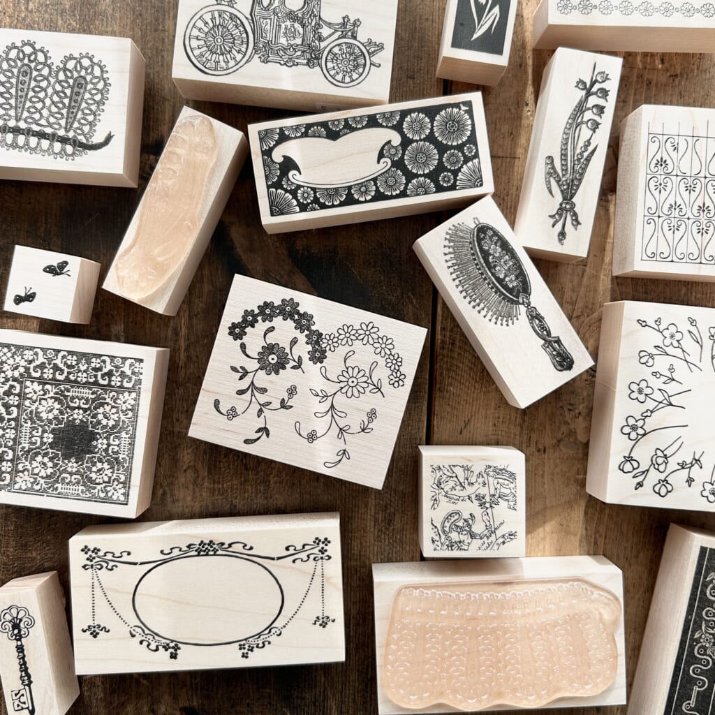 古い洋書や雑誌、図鑑をリメイクした、A.M.Noteさんのスタンプ