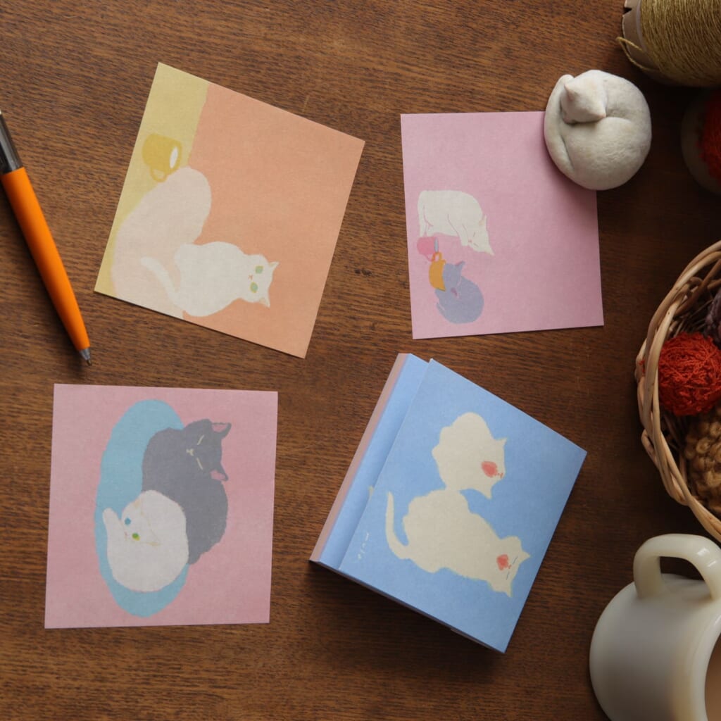 「mula.メモパッド」包装紙と同じ紙でできた、どこか懐かしい質感のメモパッドです。4種類のイラストが25枚ずつ綴られています。