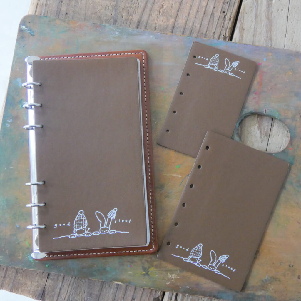 「レザーリフィル登場」合皮でm5.m6.バイブルの3種類あります。