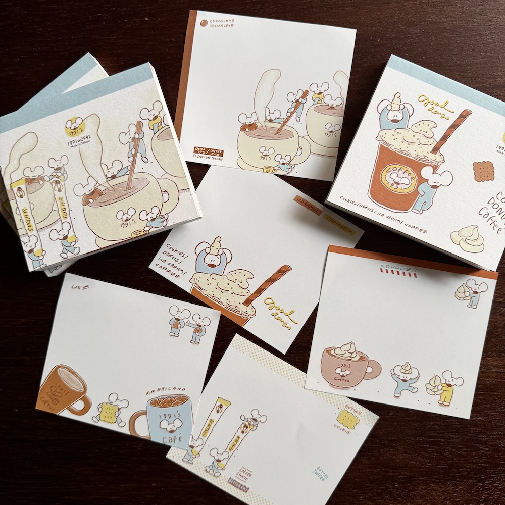 「メモパッド」ネズミ社長の喫茶店周辺がまたまた登場です。全部で5つのデザインがあります！　ノートに切り取って貼ると可愛いですよ。