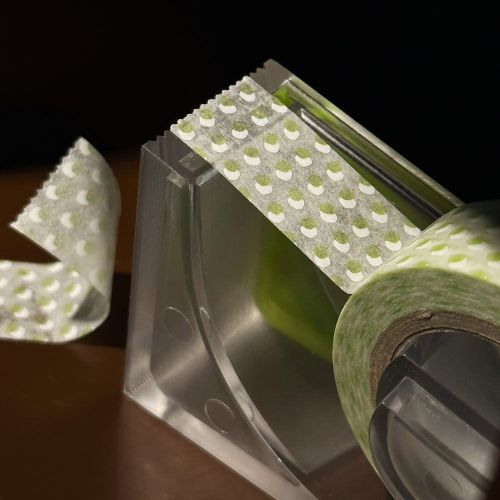 「PATTERN & WHITE PATTERN SEIRES」 点と線で構成したパターンシリーズ。ホワイトパターンは暗い場所に貼ったり、重ねて貼ることで多彩な表現が可能です。