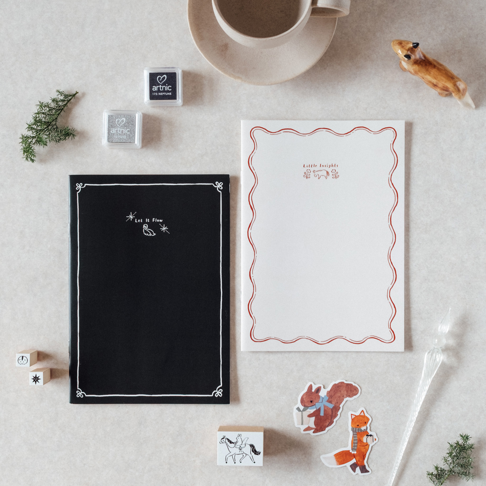 「A5ノート」無地のノート。その日あったことやそのときの気持ちを書き込んだり、思い出のチケットやシールを貼ったり、自由に使ってみてください。