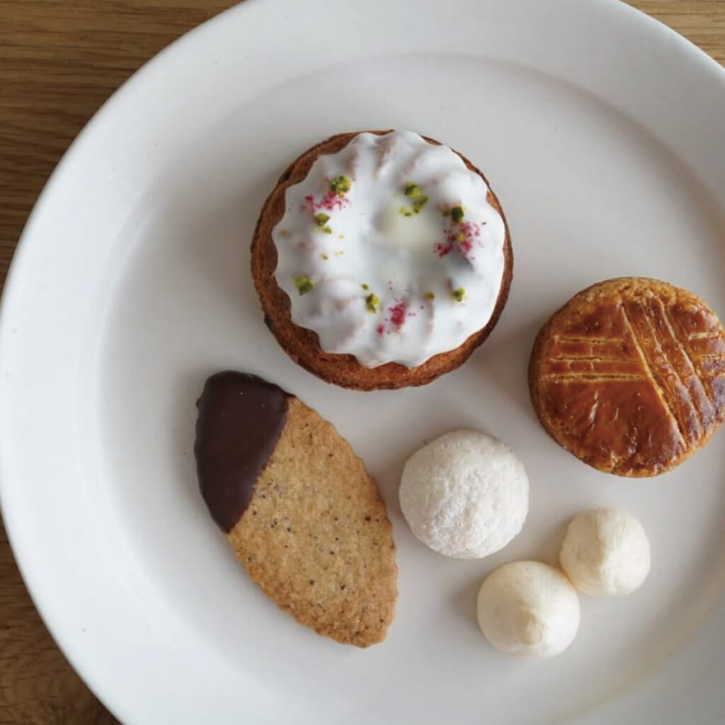 「焼菓子お弁当」ほわっと心がほぐれるおやつの詰め合わせ。中身は季節によって変わります。