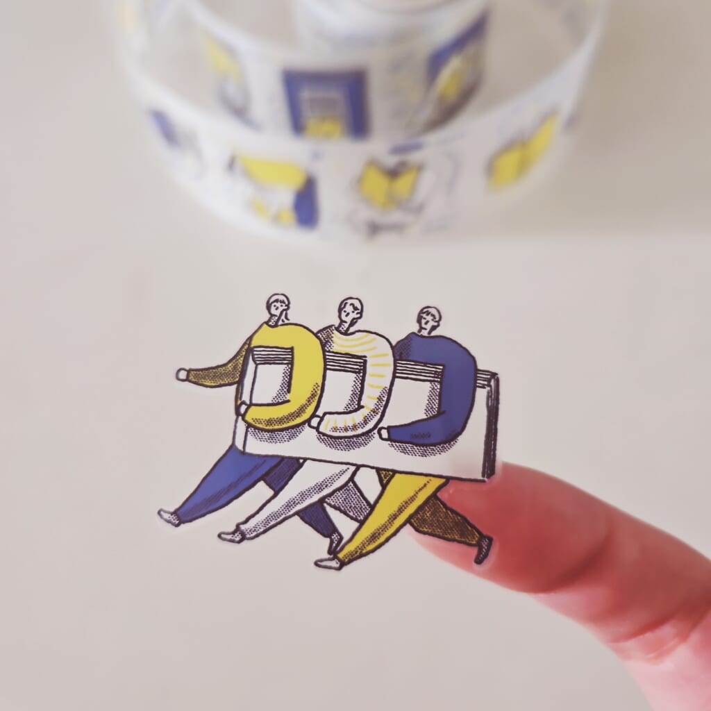 「透明テープ」 本は誰にとっても必要な存在。カット入りのテープは本当に万能です。