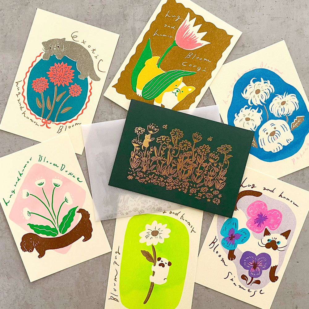 「Bloomカードセット」犬猫とお花がテーマの、8点組のカードセットです。キラキラ箔押しカード、トレペ封筒つき。税込1,870円。