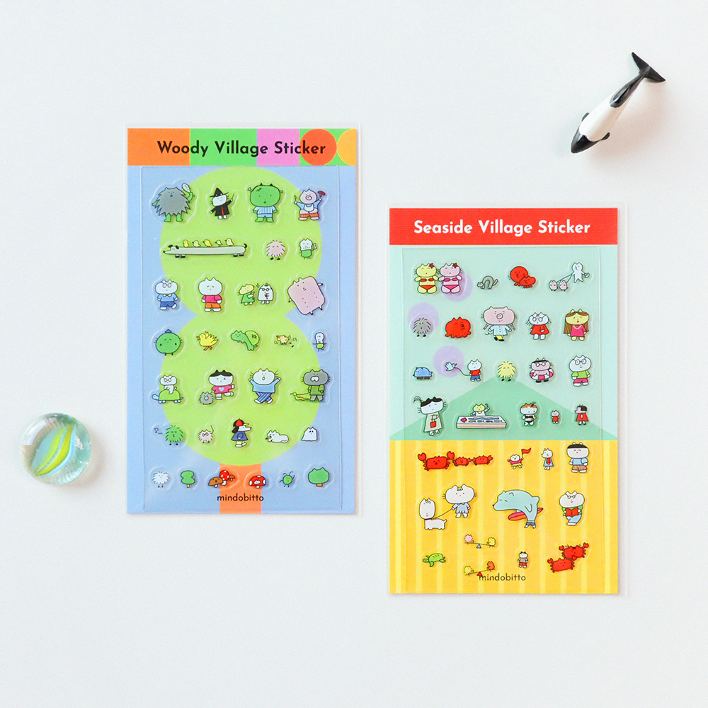 「Village Sticker」どこかネコに似た毛むくじゃらの仲間たち。いくつもの村が存在し、それぞれの村に個性の異なる仲間たちが暮らしているというコンセプトのステッカー。