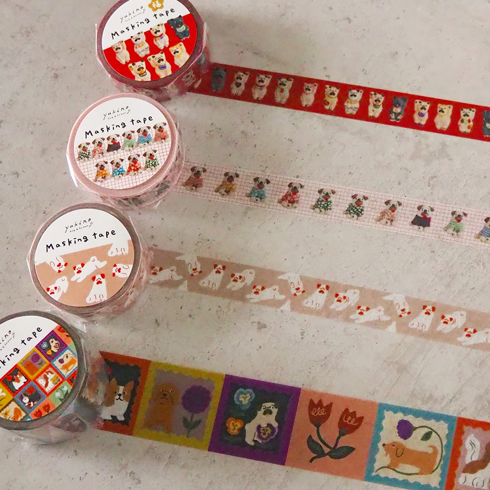 「マスキングテープ」大人気のマスキングテープ。ぬいぐるみ柄やお花と犬たちのデザインが楽しいアイテムです。15mm605円、30mm880円。