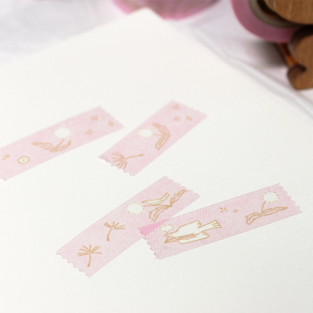 「タンポポマスキングテープ」ふんわりしたタンポポと、かわいい鳥が描かれたテープで春を飾りましょう。
