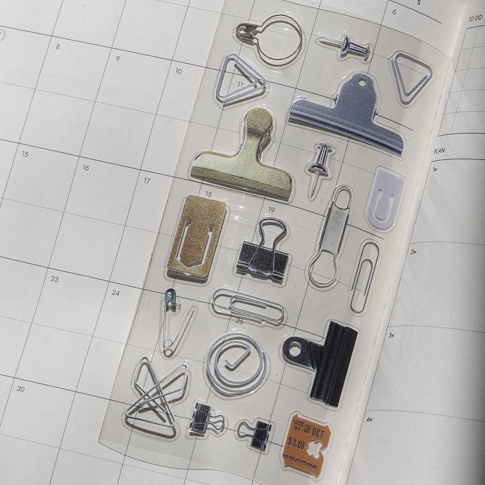 「HAPPILY EVER AFTER – PAPER CLIP」 小さな鳥の如く、捕まえておけ。ヴィンテージクリップタイプのコレクションステッカーです。