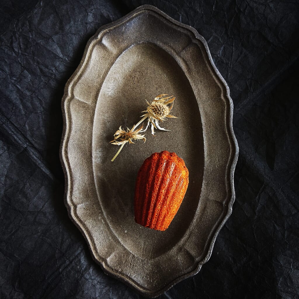 Mエムのマドレーヌはフランス産小麦粉を使用。国産小麦粉より粗めに挽いてある分粉の旨味がより一層感じられます。紙博in仙台当日は2つのお味のマドレーヌがラインナップ予定です。