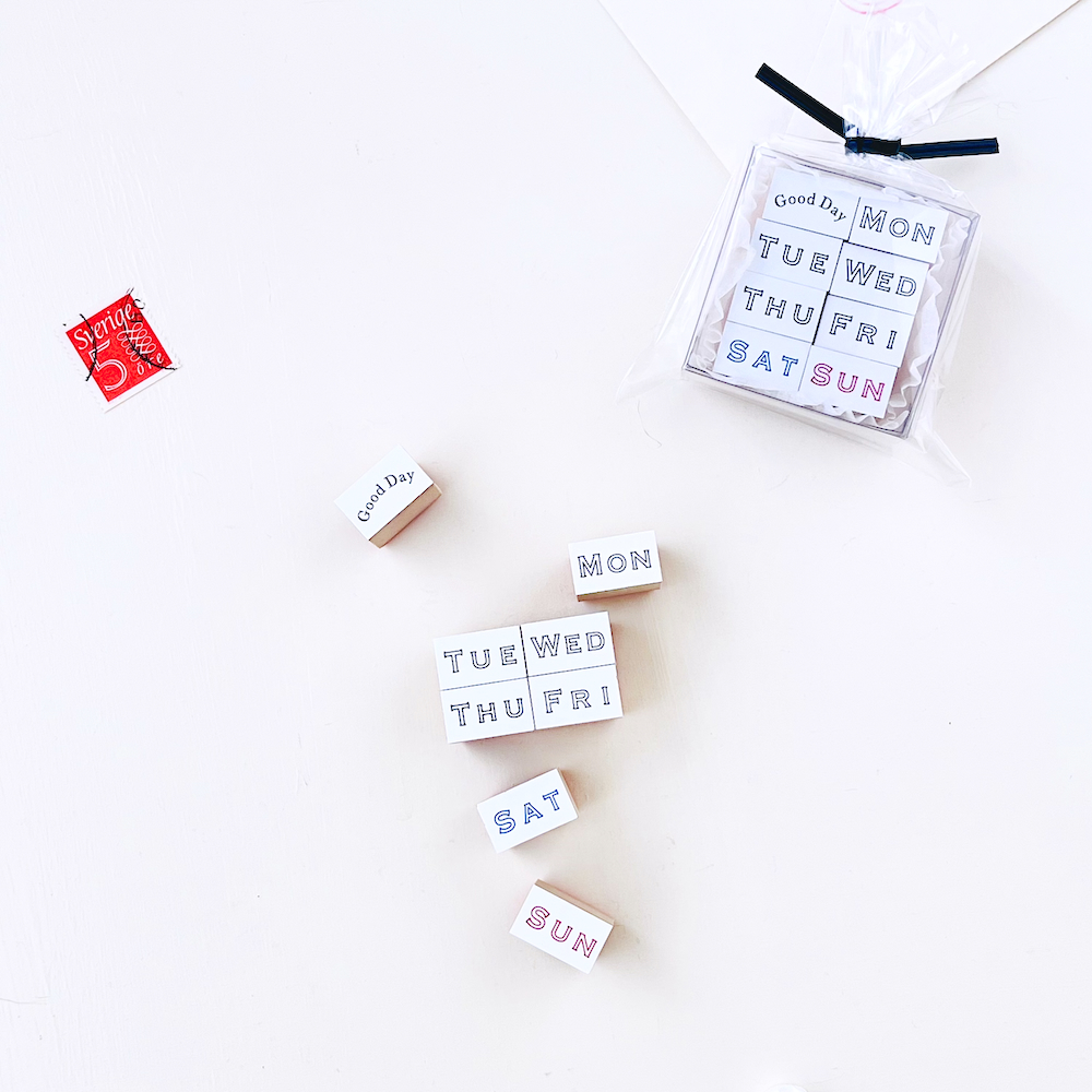 「 グッドウィークスタンプ」英語の曜日とGood Dayの８個セット。透明ケースに入っています。