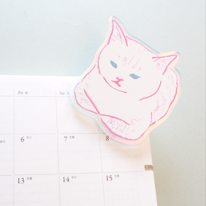 「少し大きめの猫型ホルダークリップ」デスクに彩りと癒やしを添えてくれる相棒。