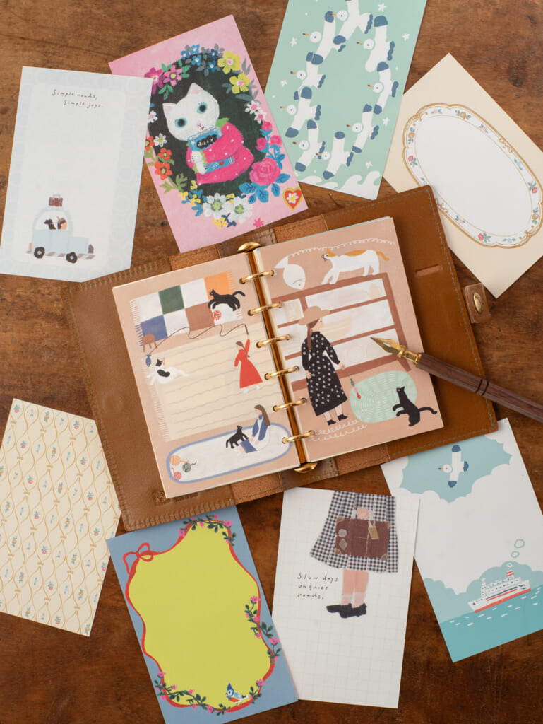 6名の作り手とコラボレーションして生まれた「ポケットメモ」は、使い勝手の良いM6サイズ