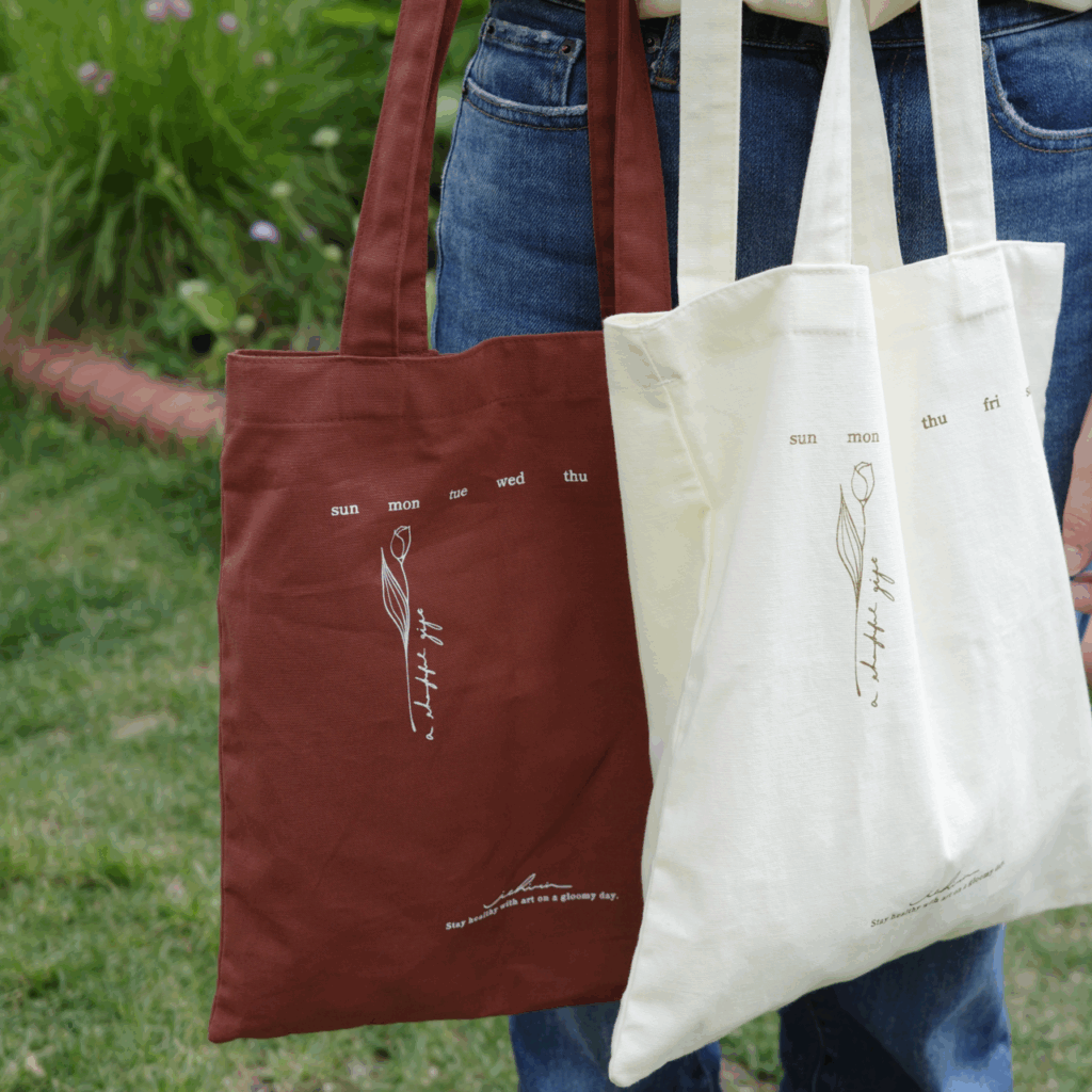 「ichirinトートバッグ」月曜日にお花を描きました。1週間を楽しく！