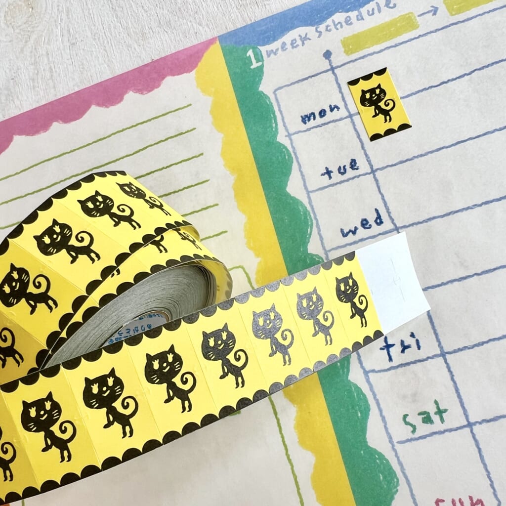 くろねこりんだちゃんの「ラベラーロールシール」作＝泉友子