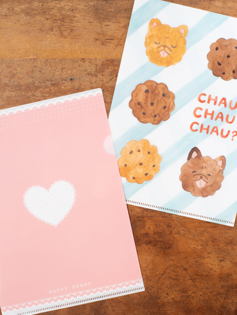 mittzell ミッツェルさんとたかはしみおさんから、ガーリーなデザインのクリアファイル