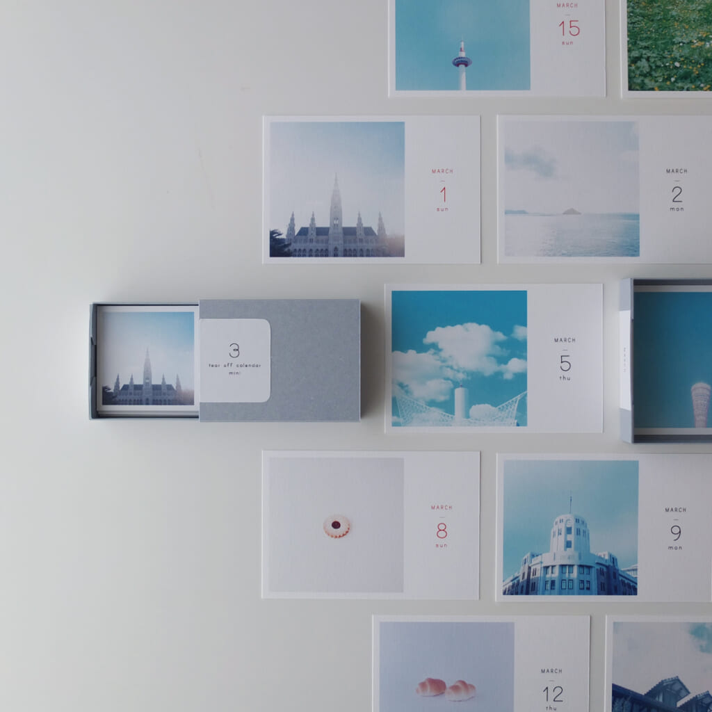 「3月の日めくりカレンダー」神戸ではminiサイズと同時販売。