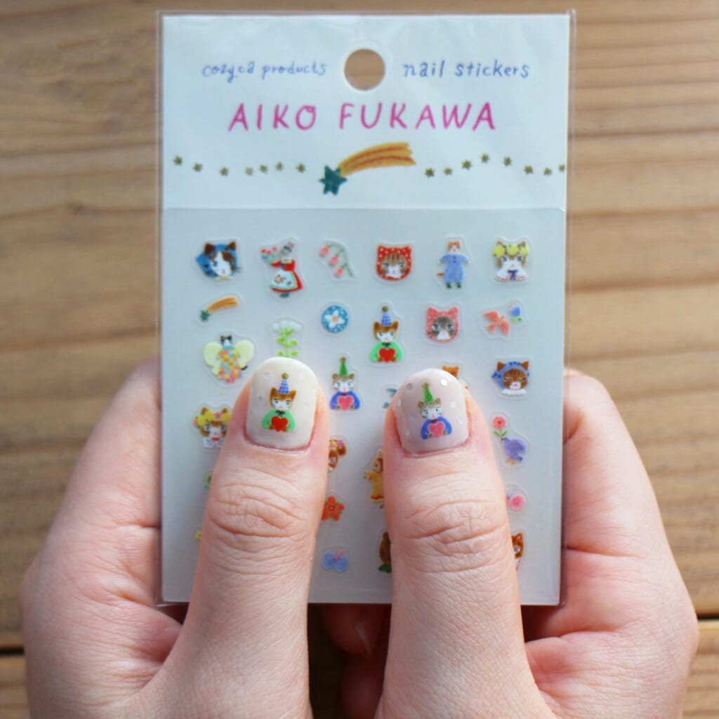〈紙博先行発売〉作家さんのかわいいイラストがネイルシールになりました！ペンやイヤホンケースなど小物に貼るのもおすすめです。