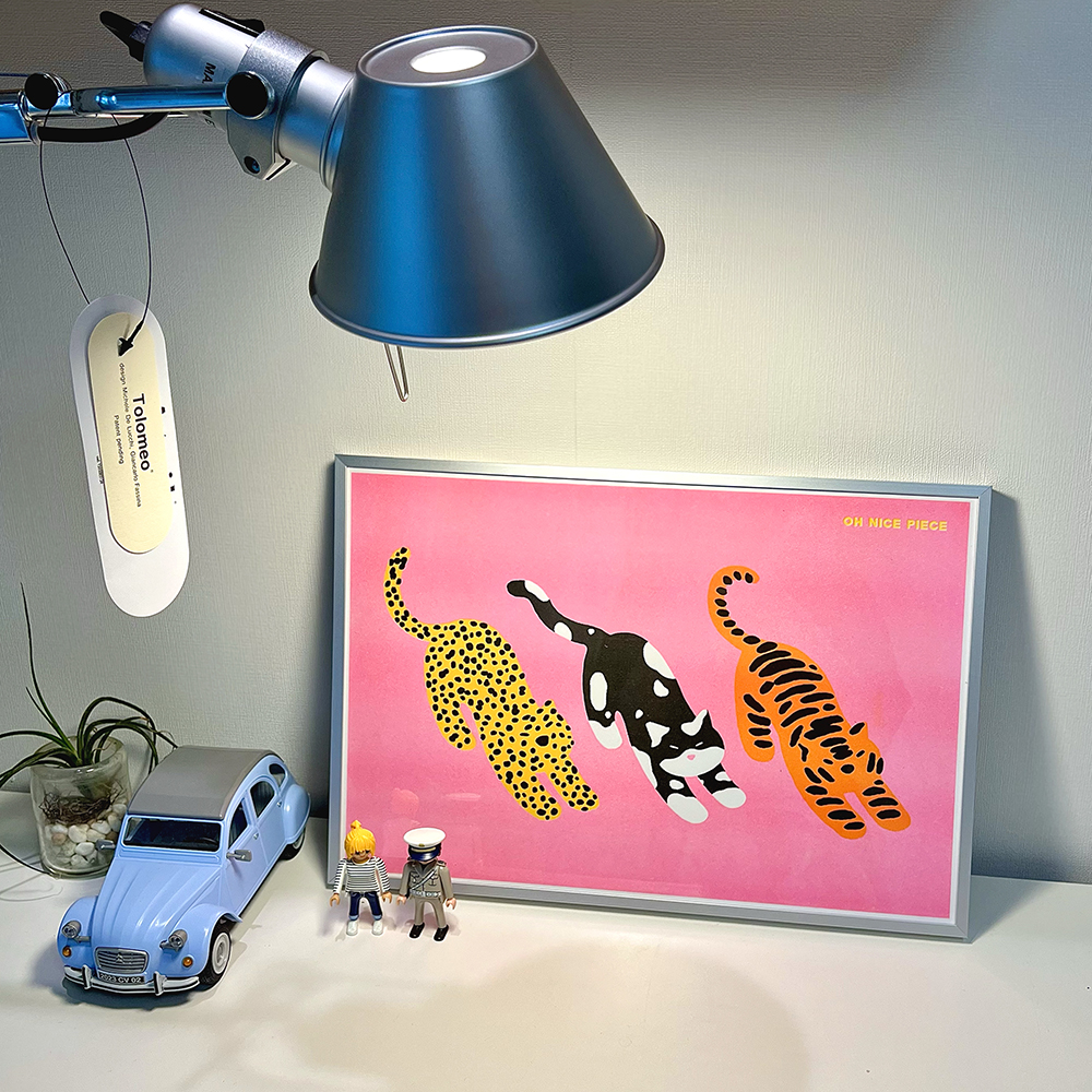 「ストレッチ！」 リソグラフプリント ネコ科の動物たちと一緒に、のんびりストレッチタイム。