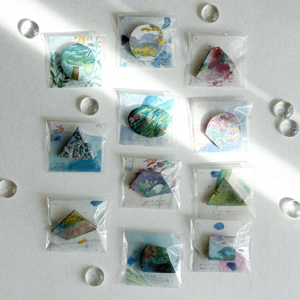 「365日のブローチ」ある時期に毎日描いていた絵をブローチにしました。