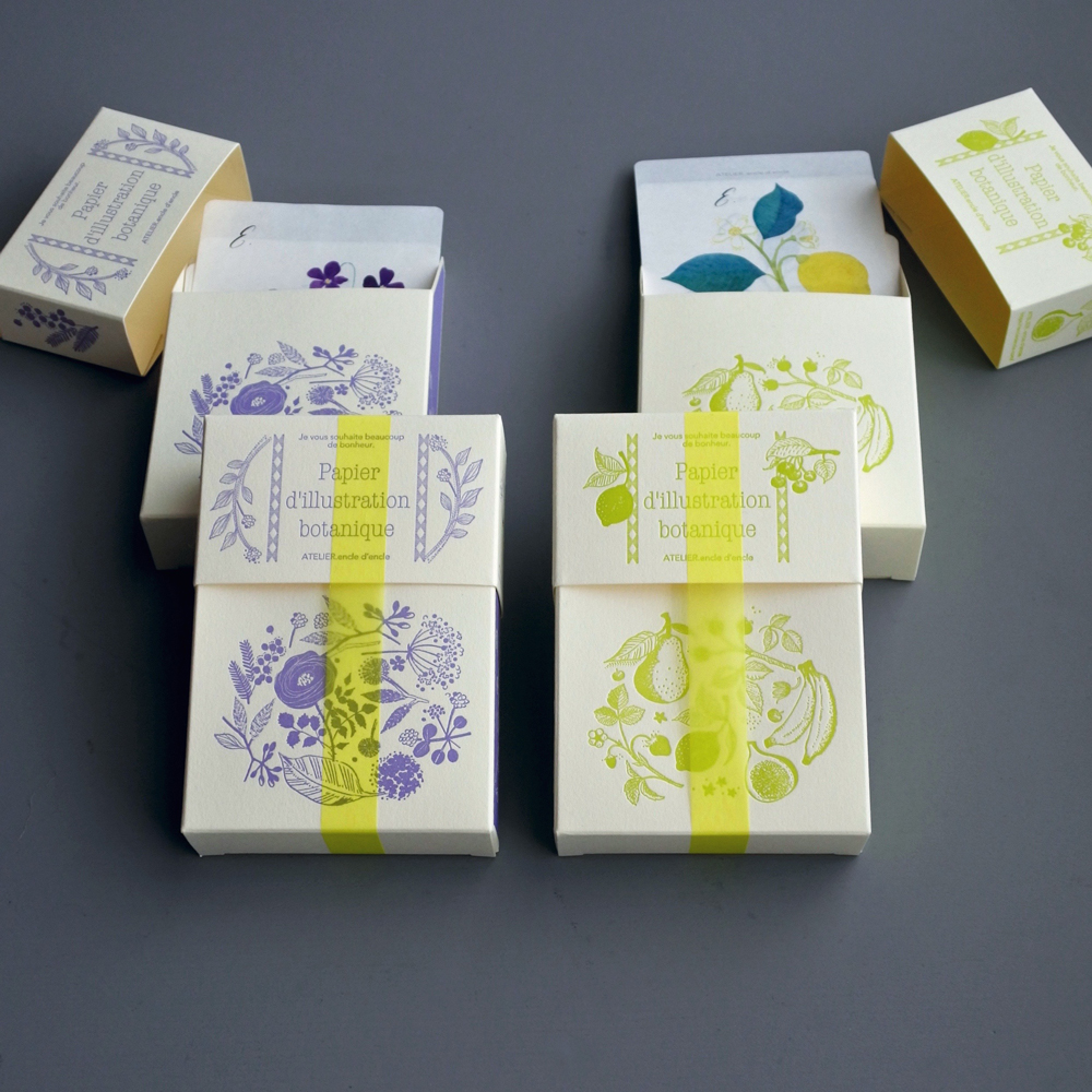 紙箱入りの「ボタニカルペーパー15柄セット」