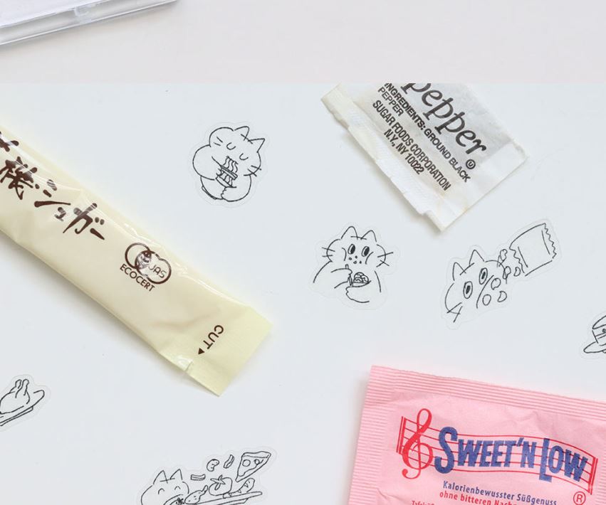 「透明ステッカー」ちょっと頼りなくてかわいい猫たちの姿を楽しめます！