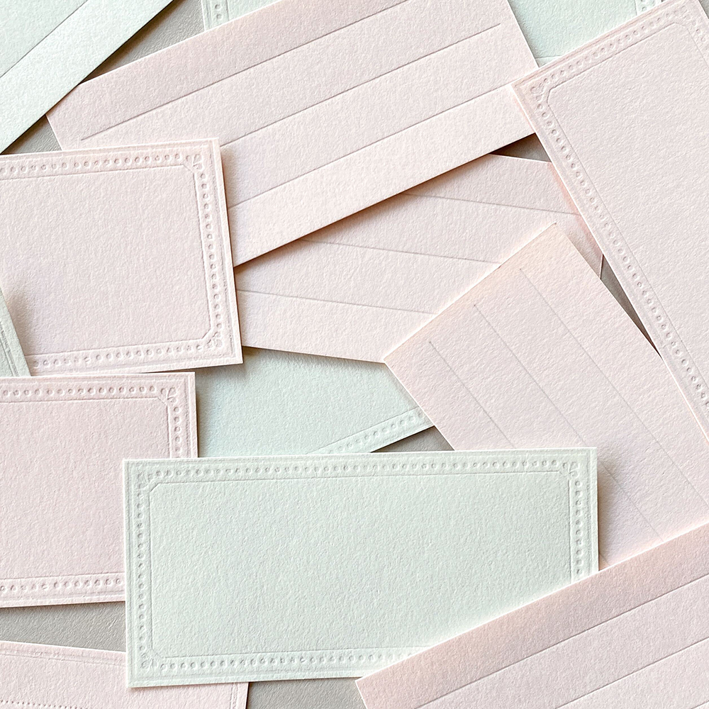 春限定の「LETTER PRESS BOX」は、活版印刷機を操る作業工程で生まれる余り紙を活用したアイテム