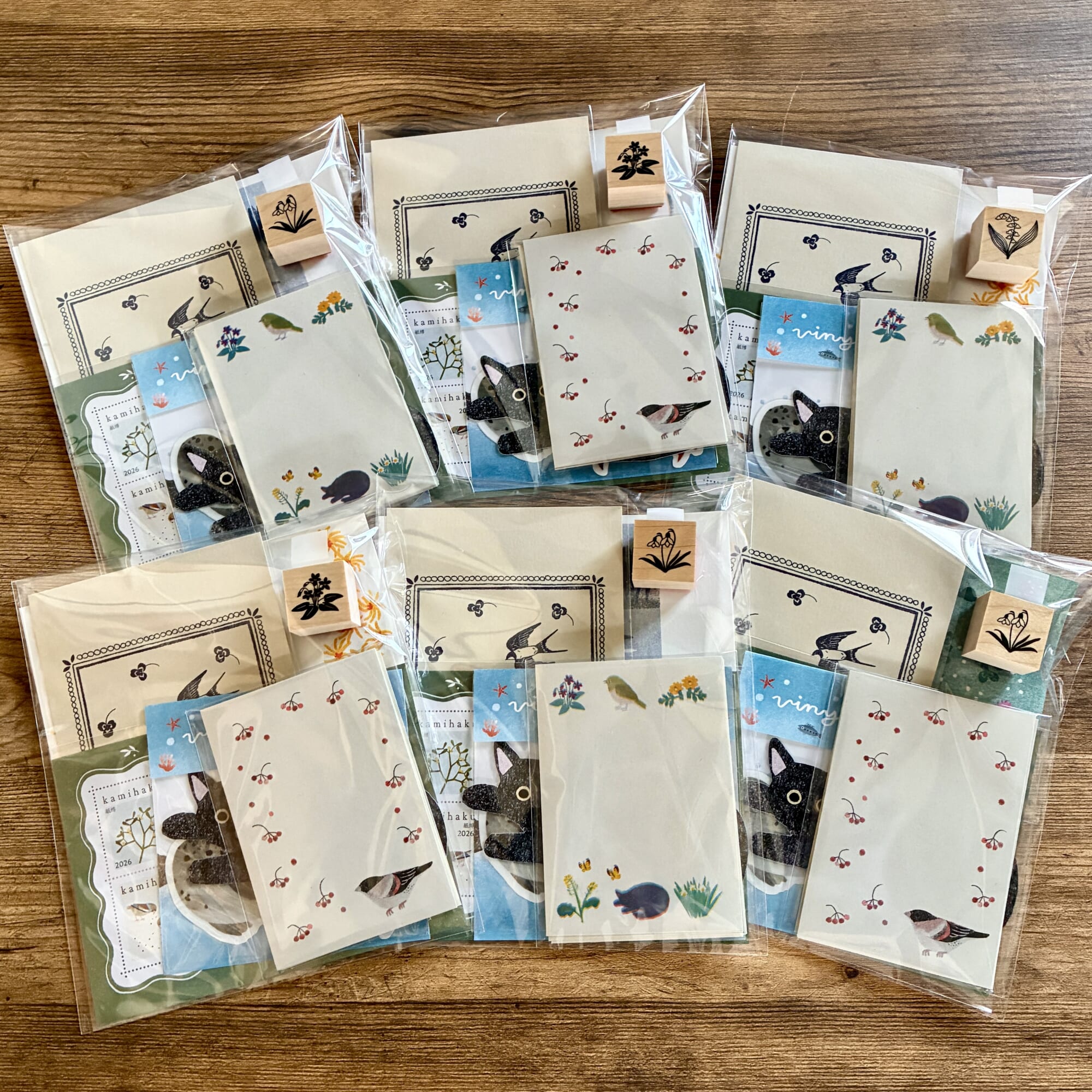 「いろいろセット」シール・はんこ・ポストカード・メモが入ったお得なセットです！