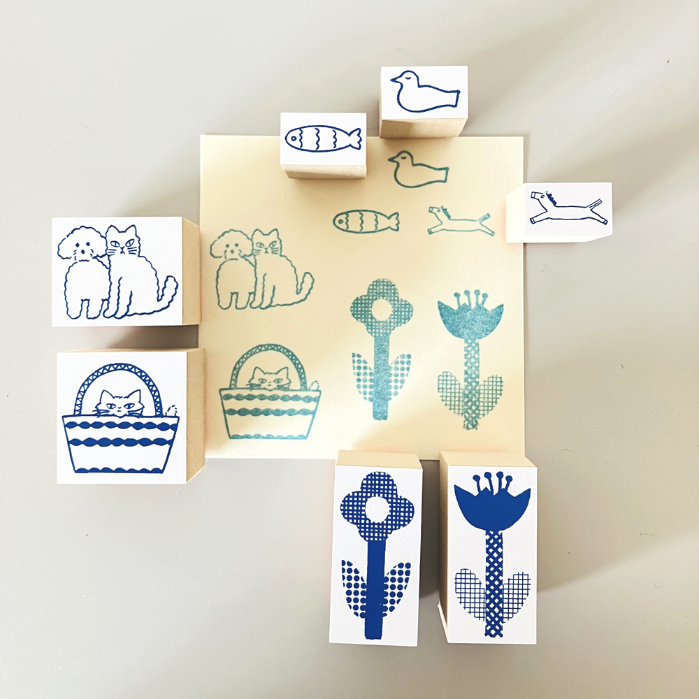 「スタンプ」2025年秋の新作。花と動物を組み合わせたり、手帳に使ったり。猫のカゴにはひと言メモスペースがあります。