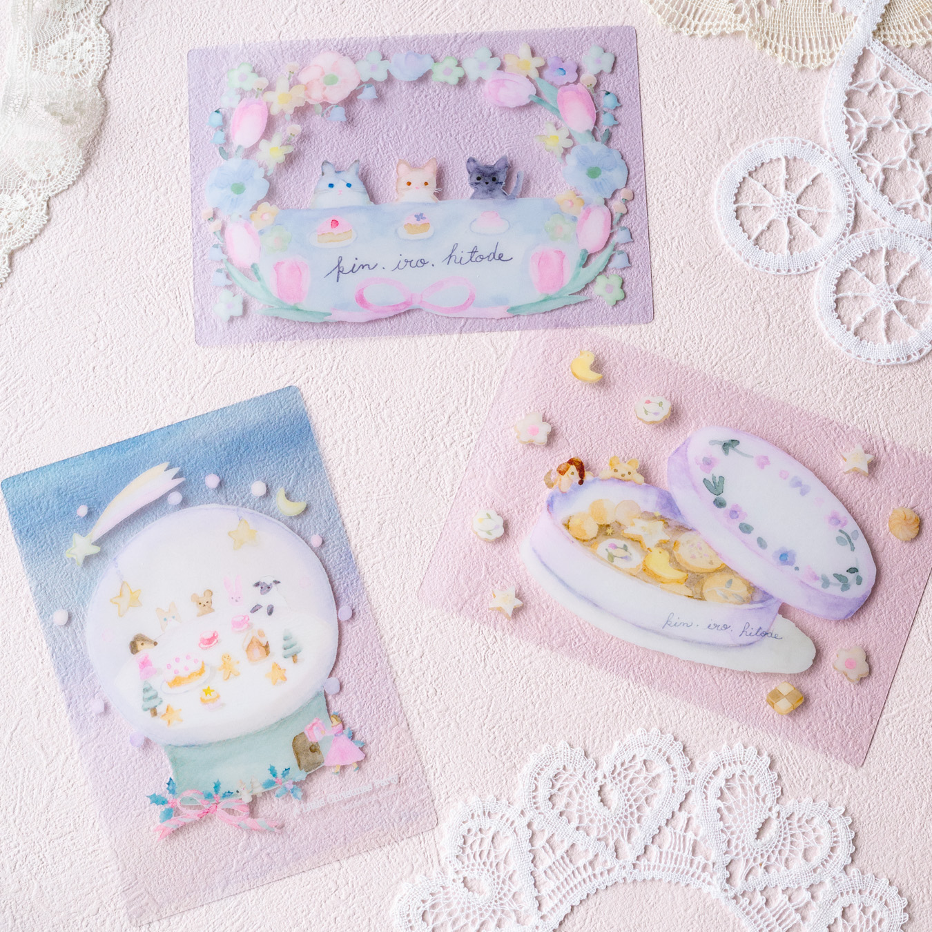 したじき（クリアカード）も新作「猫の３姉妹」が加わり3種になりました。