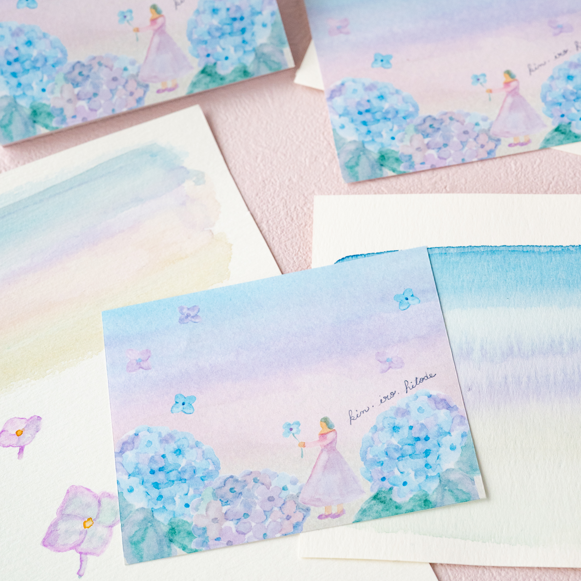 6月の新作メモ帳。空の色と紫陽花の色が溶け合っているイメージです。