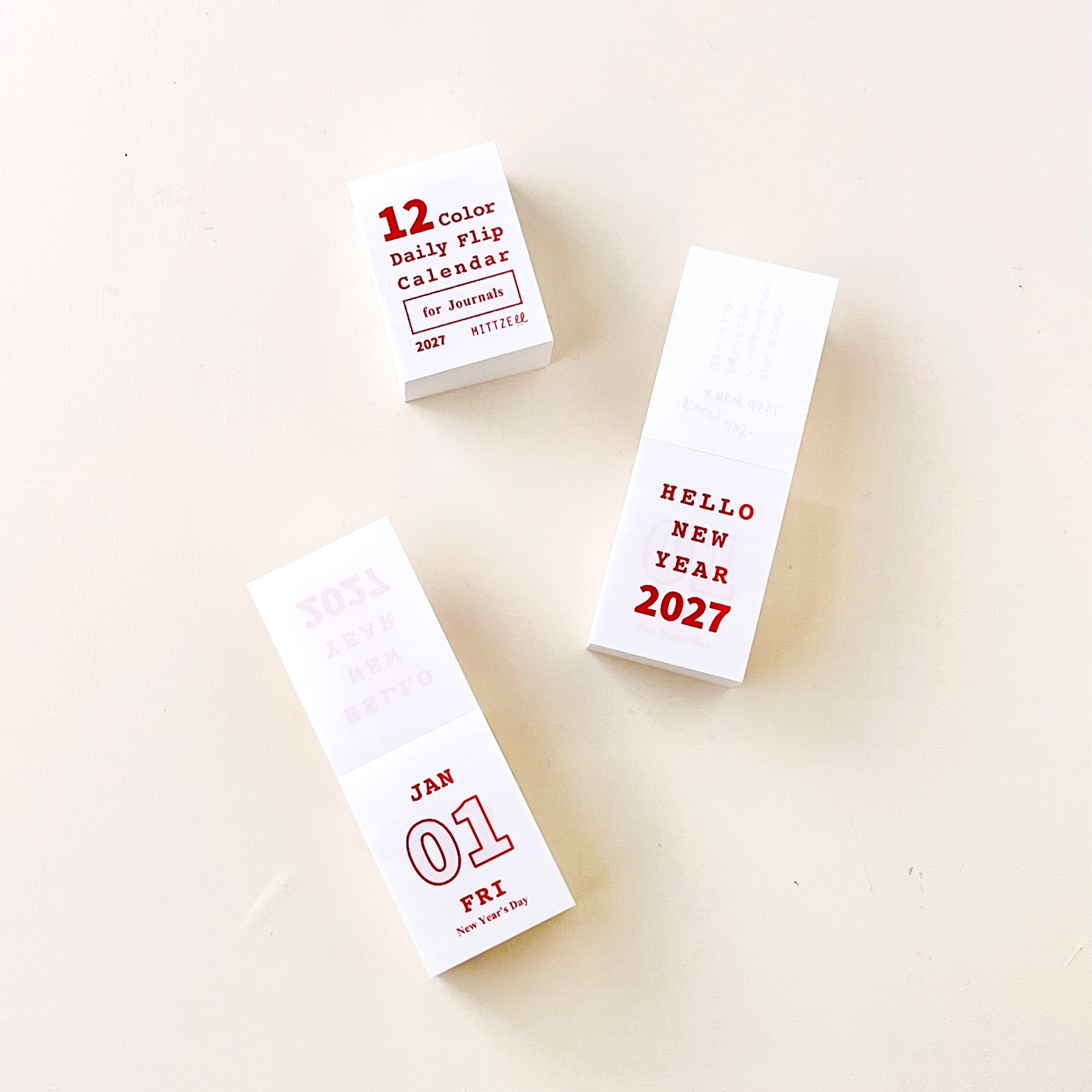 「 12Color Daily Flip Calender 」月毎に変わる色でページの彩りを楽しむ、手帳デコのための日めくりカレンダー。各月の色を見にいらしてください。